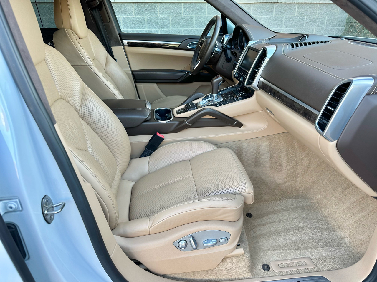 Porsche Cayenne GTS 2016