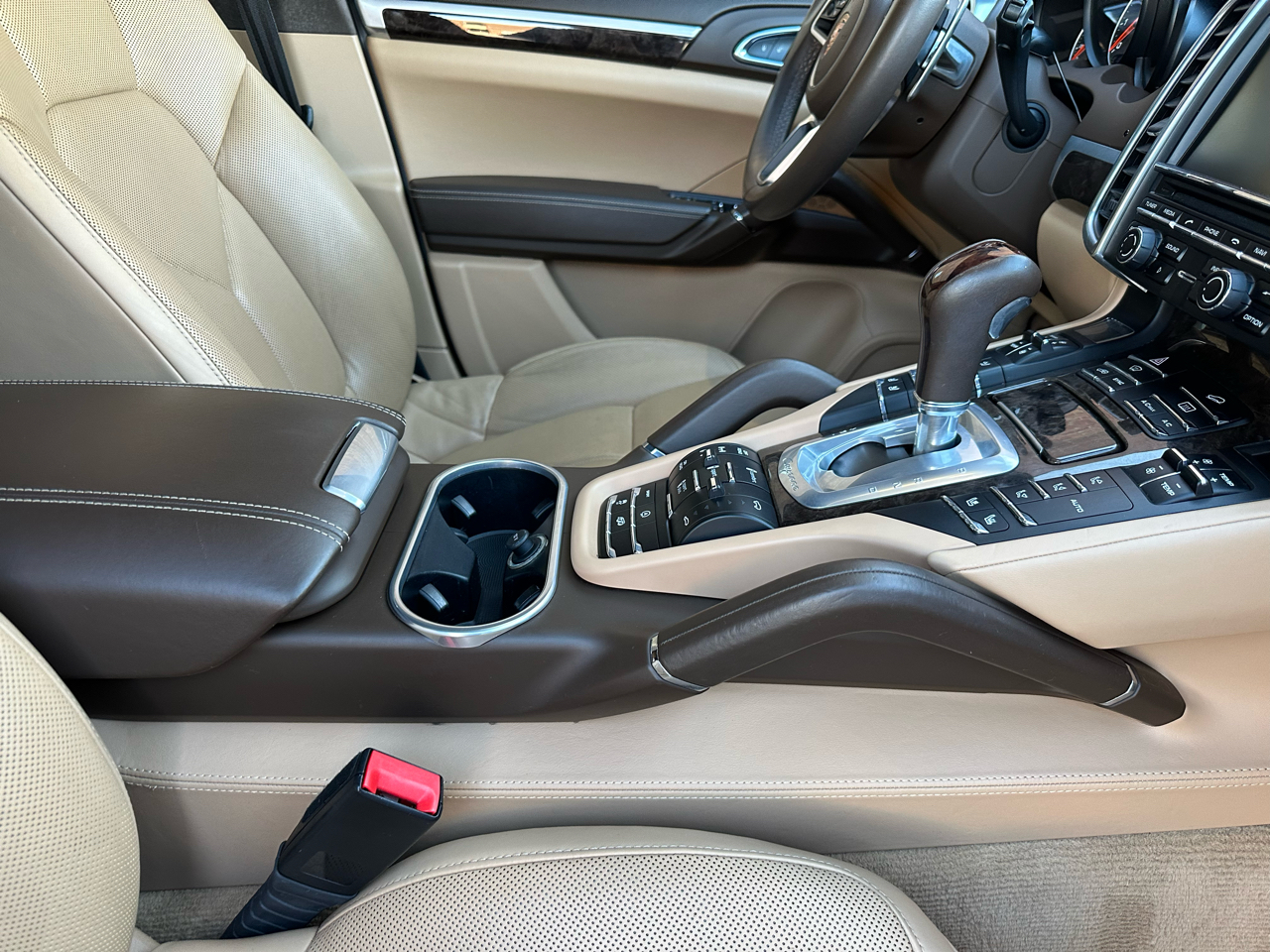 Porsche Cayenne GTS 2016