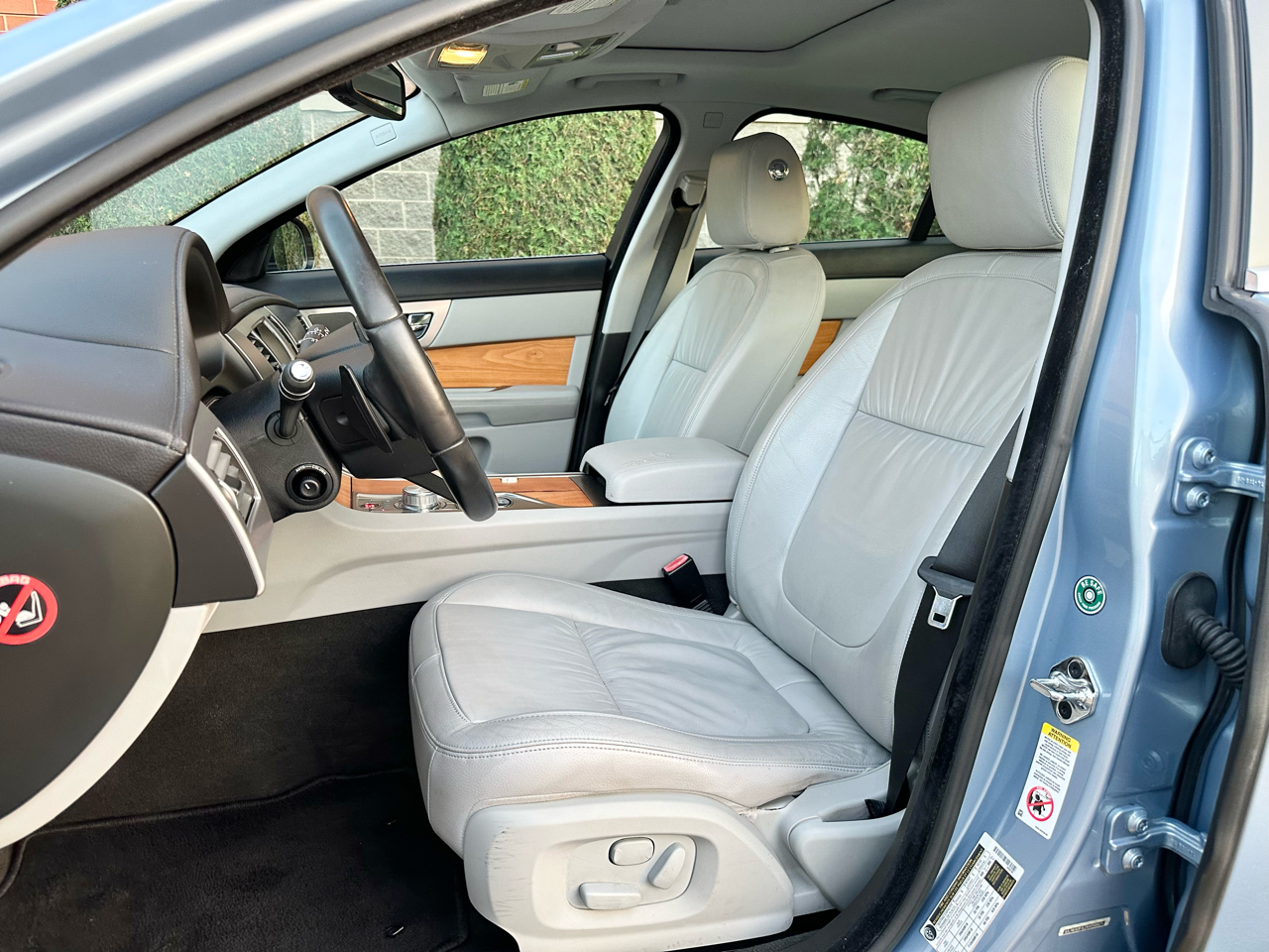 Jaguar XF-Series  2011