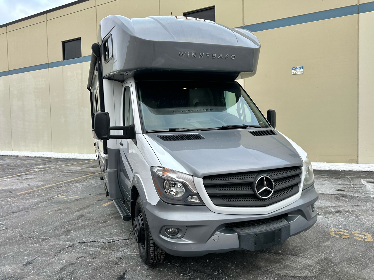 Winnebago Navion  2018