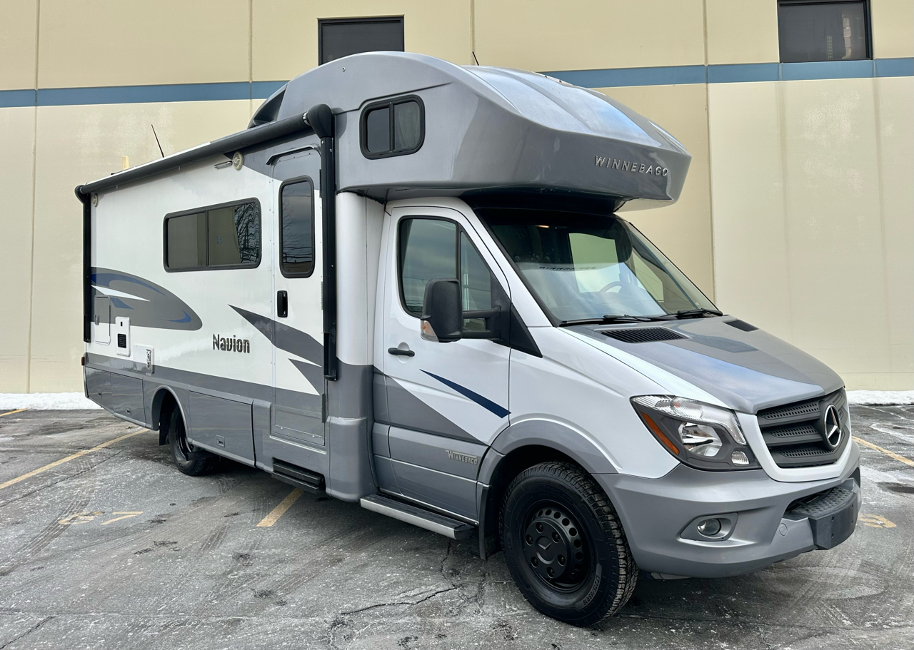 Winnebago Navion  2018