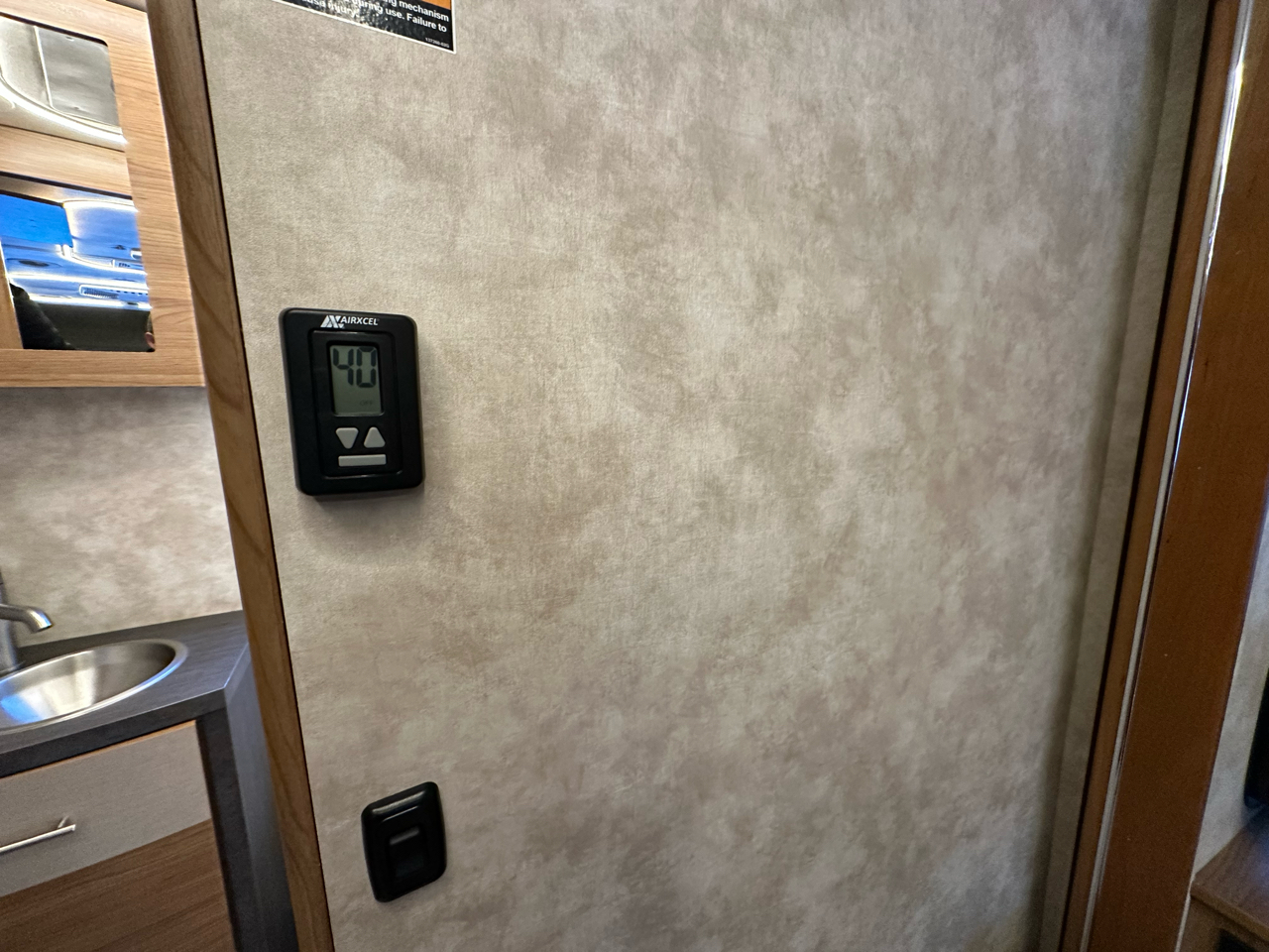 Winnebago Navion  2018