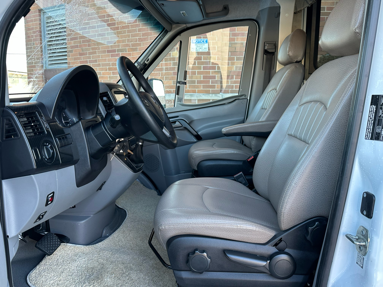 Winnebago Navion  2018