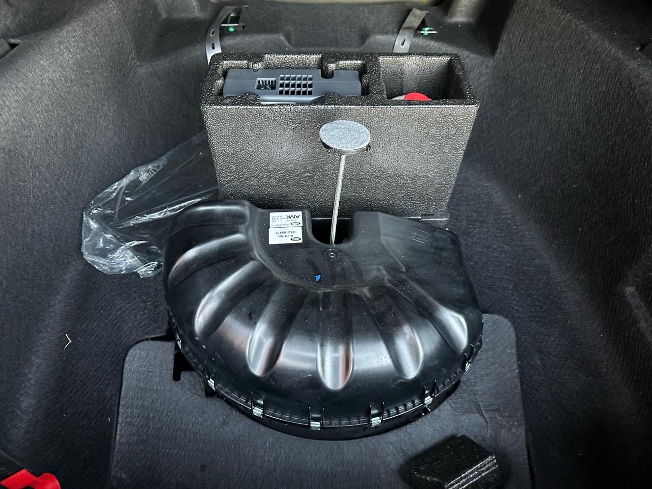 Land Rover Range Rover Sport 4WD 4dr V8 SVR 2015