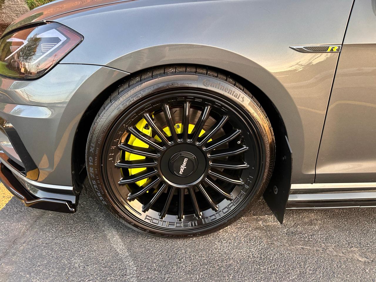 Volkswagen Golf R DCS and Navigation 6M 2019