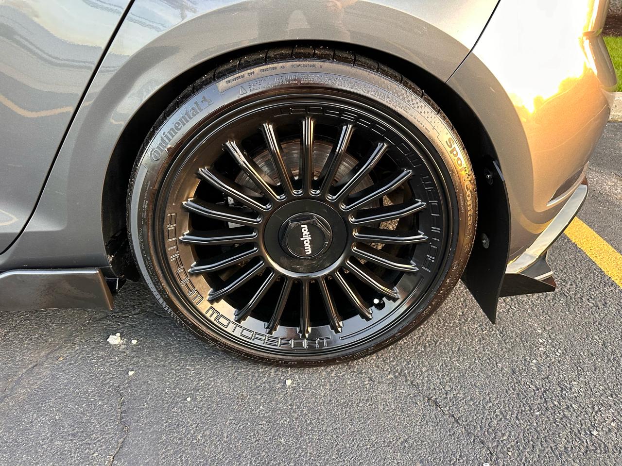 Volkswagen Golf R DCS and Navigation 6M 2019