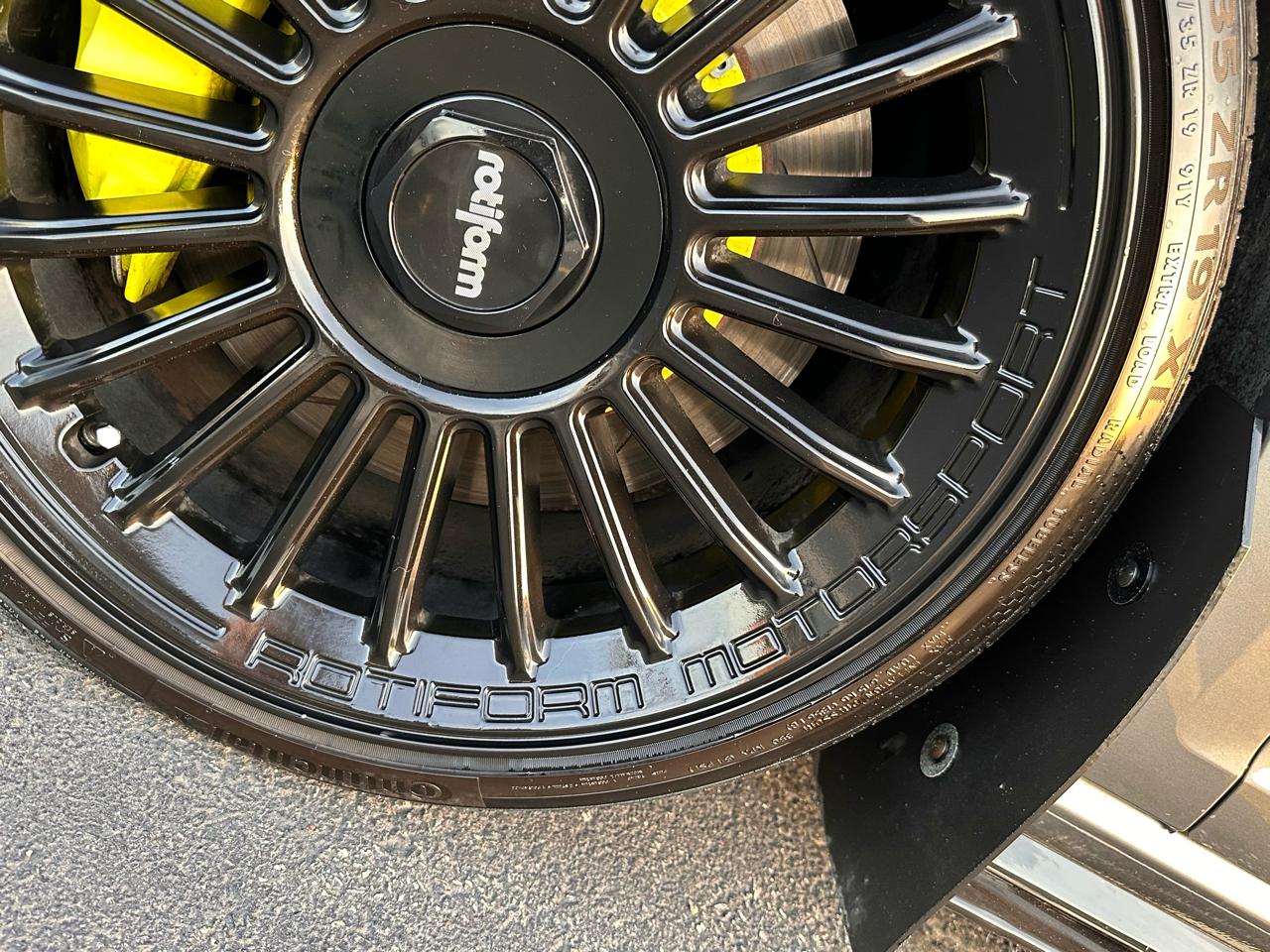 Volkswagen Golf R DCS and Navigation 6M 2019