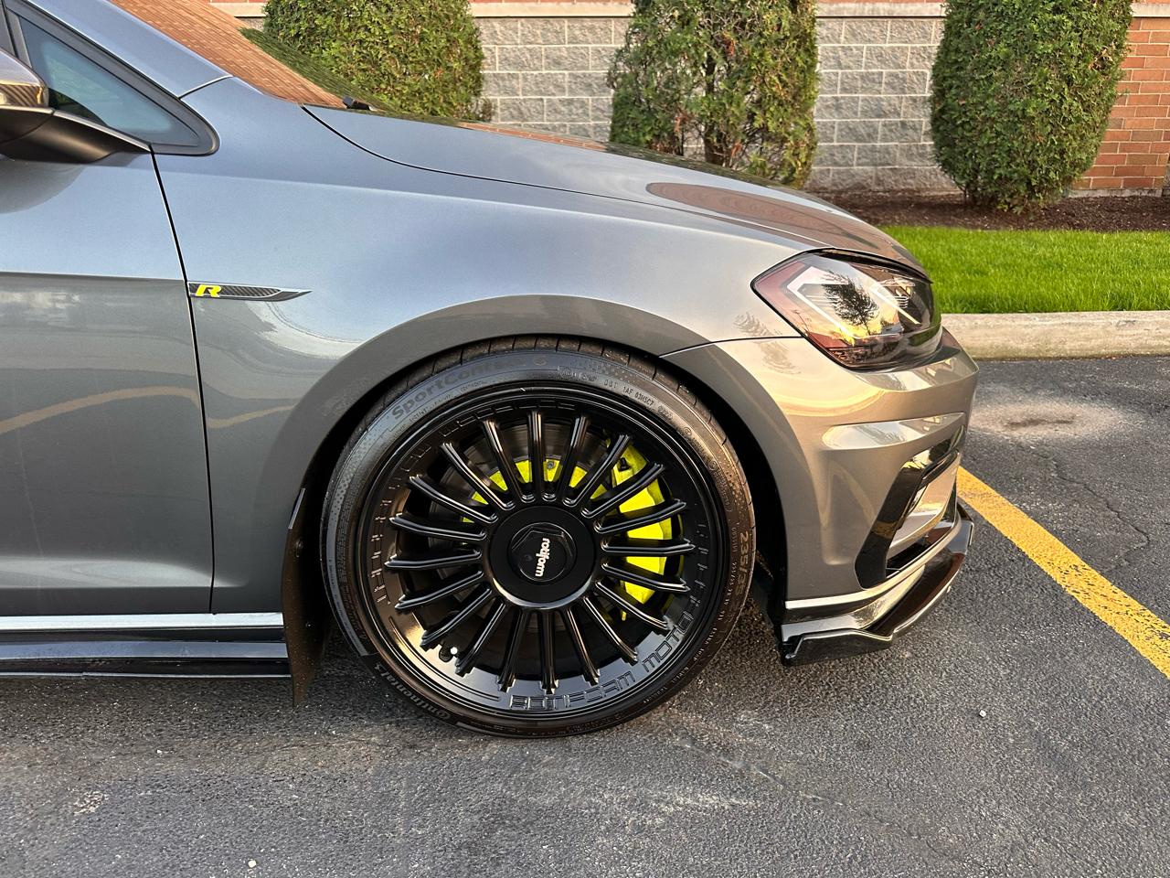 Volkswagen Golf R DCS and Navigation 6M 2019