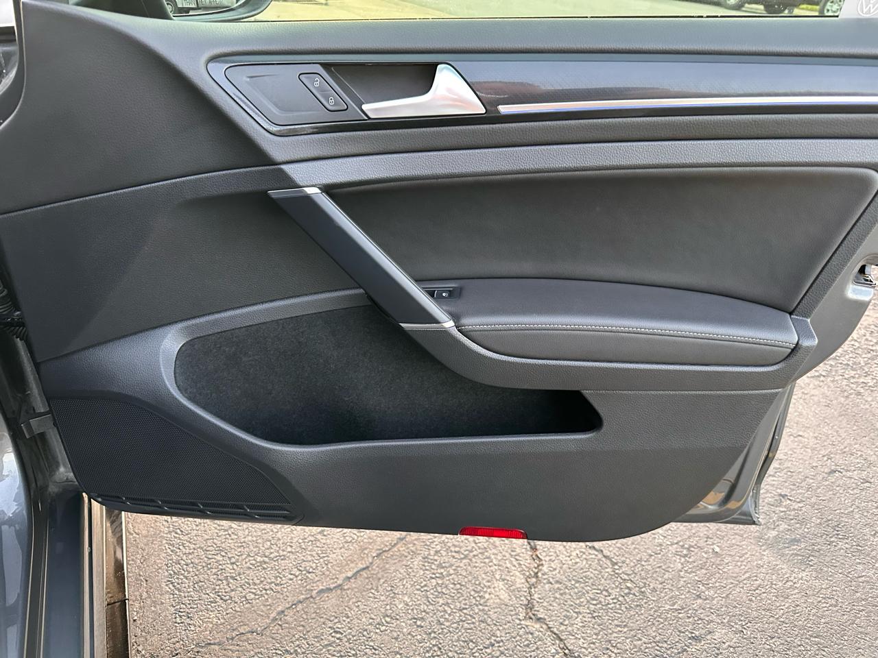 Volkswagen Golf R DCS and Navigation 6M 2019