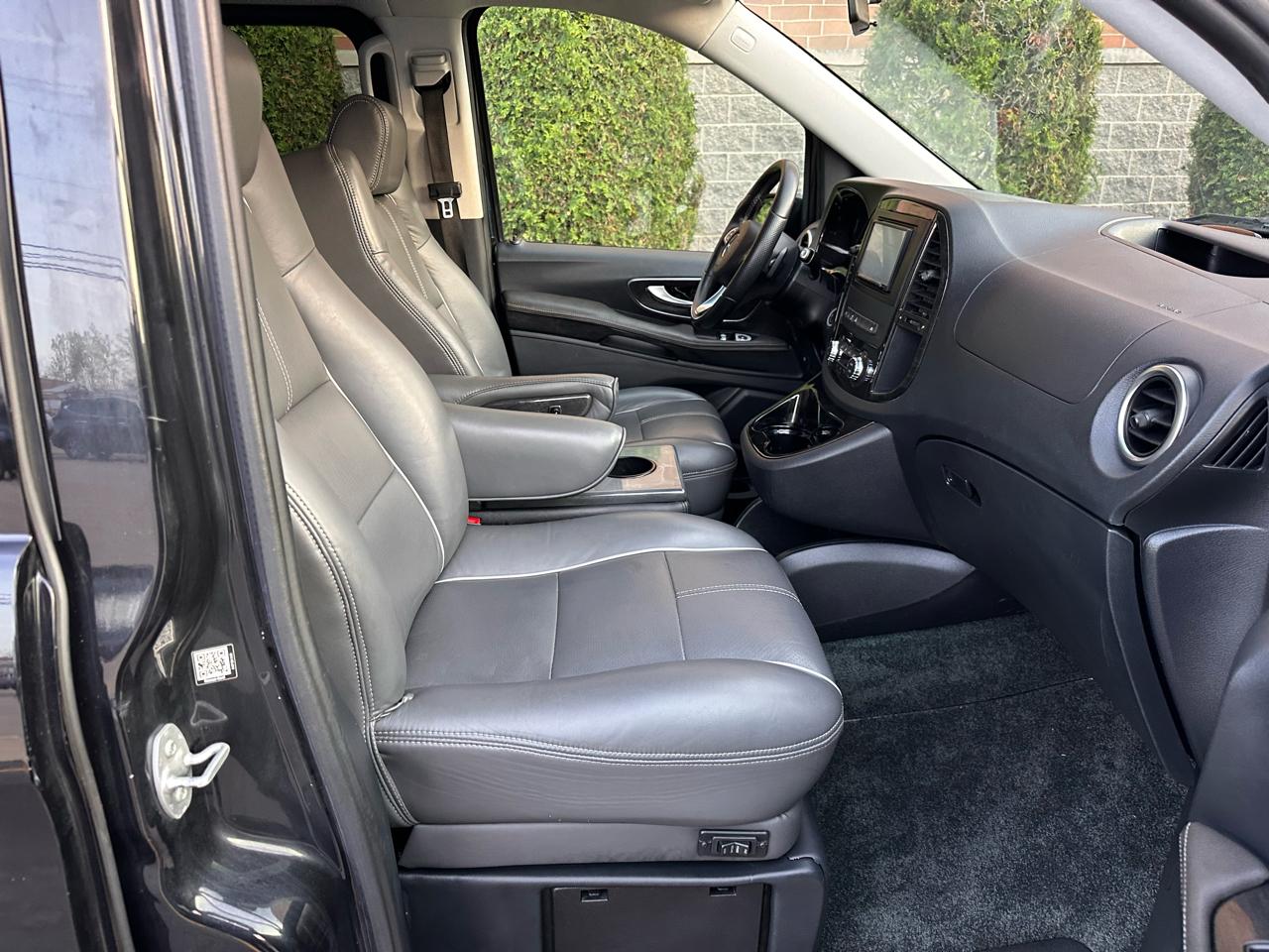 Mercedes-Benz Metris Passenger Van 2018