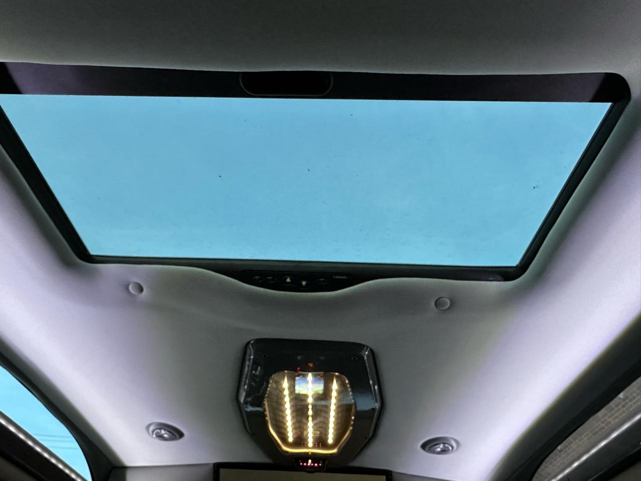 Mercedes-Benz Metris Passenger Van 2018