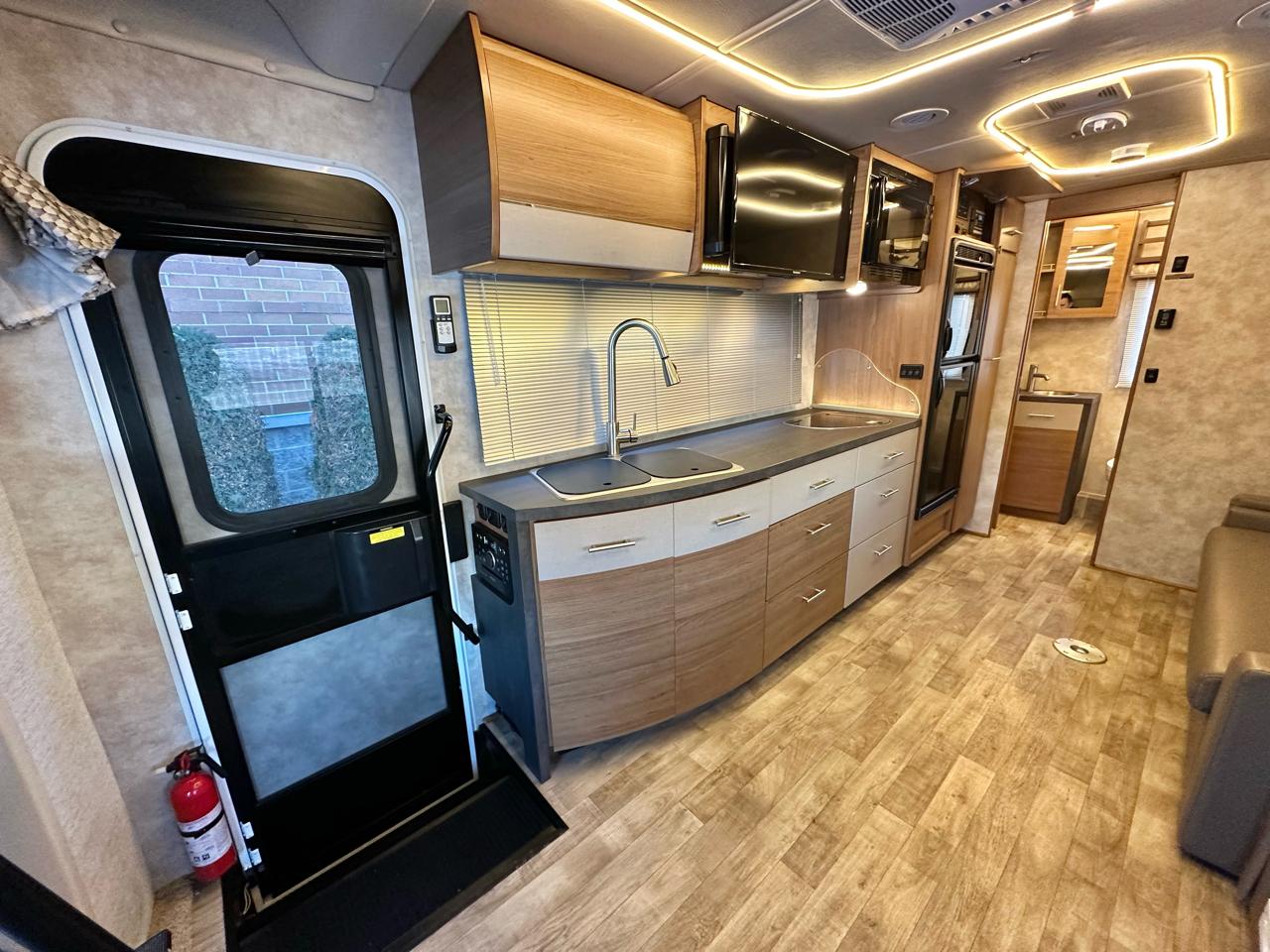 Mercedes-Benz Sprinter 3500 170-in. WB 2018