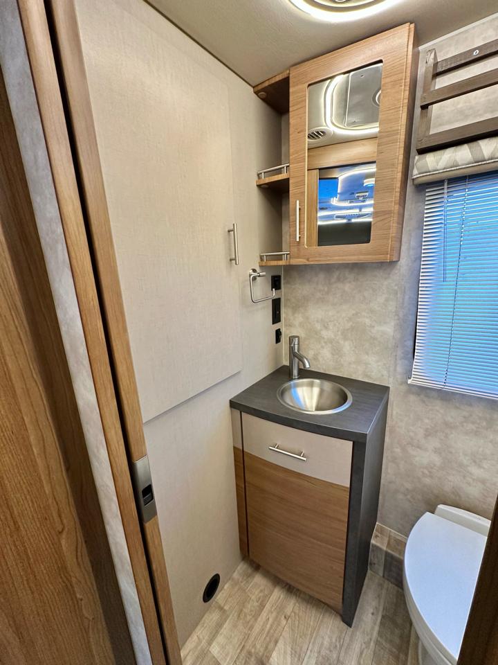 Mercedes-Benz Sprinter 3500 170-in. WB 2018