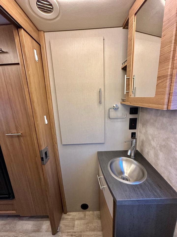 Mercedes-Benz Sprinter 3500 170-in. WB 2018