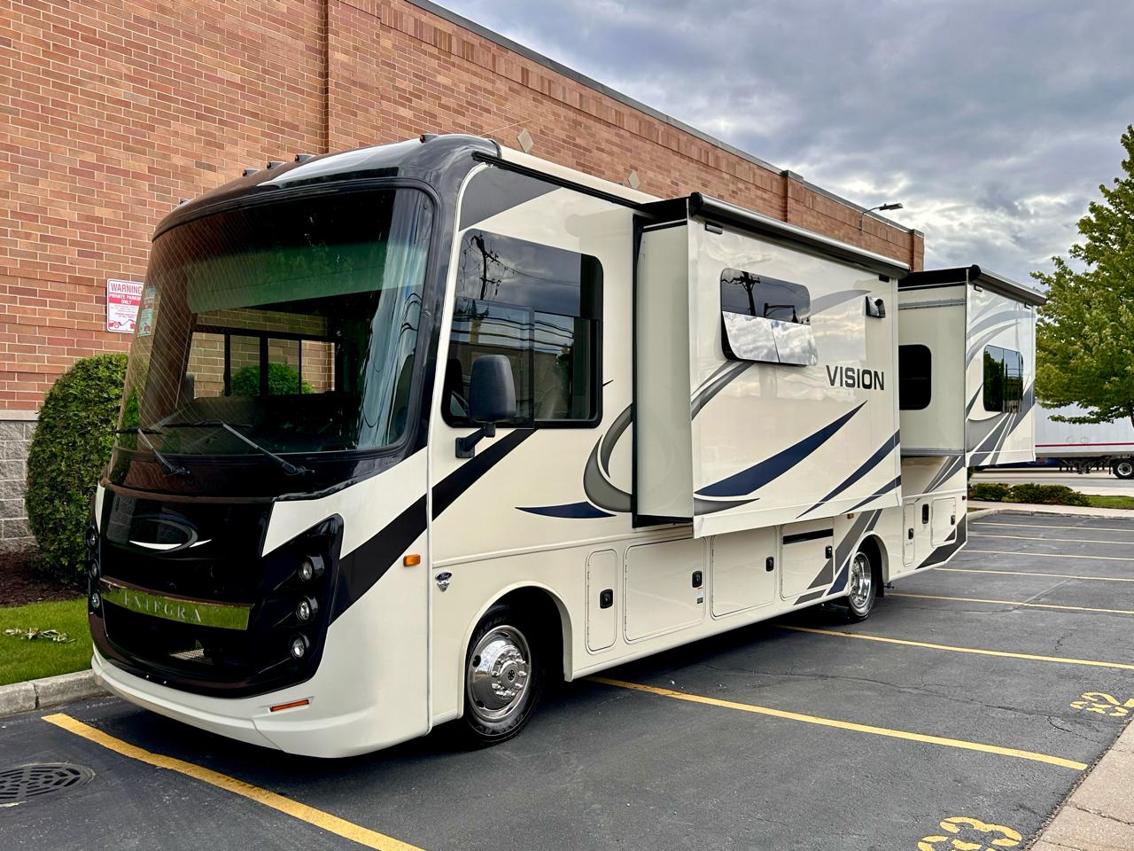 Entegra Coach Vision  2021