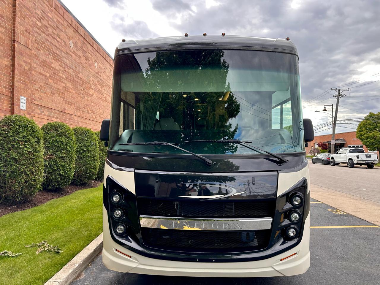Entegra Coach Vision  2021