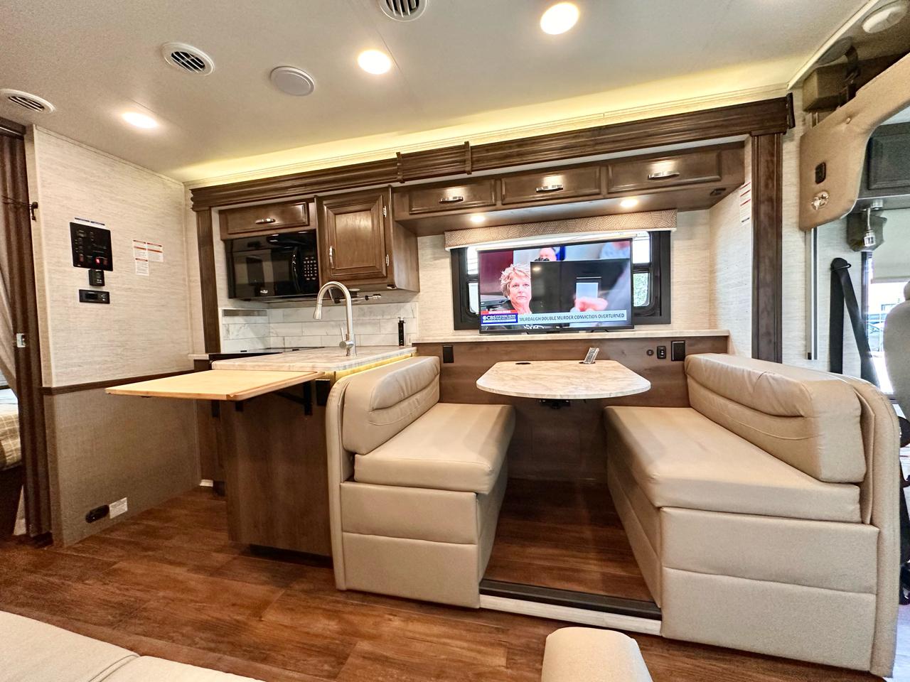 Entegra Coach Vision  2021