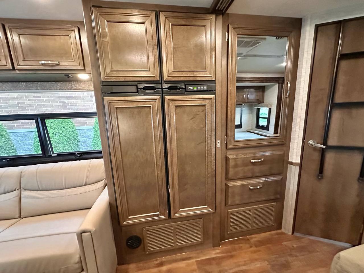 Entegra Coach Vision  2021