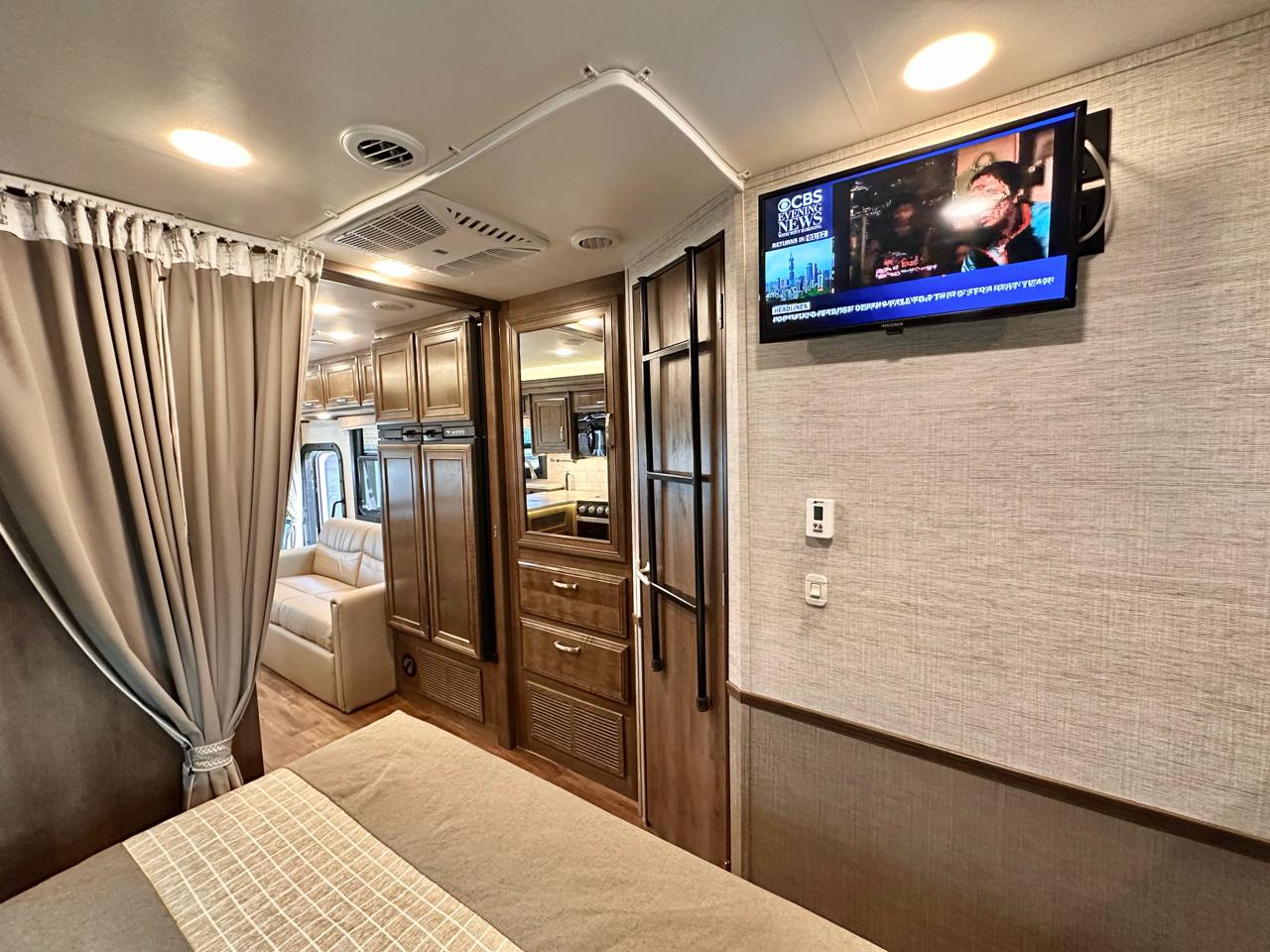 Entegra Coach Vision  2021