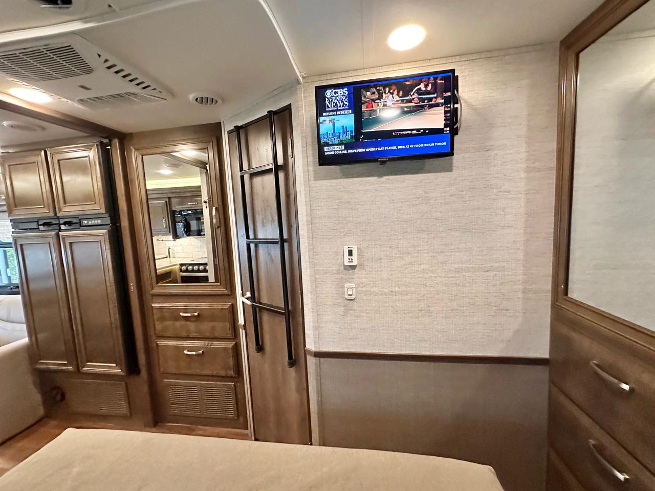 Entegra Coach Vision  2021