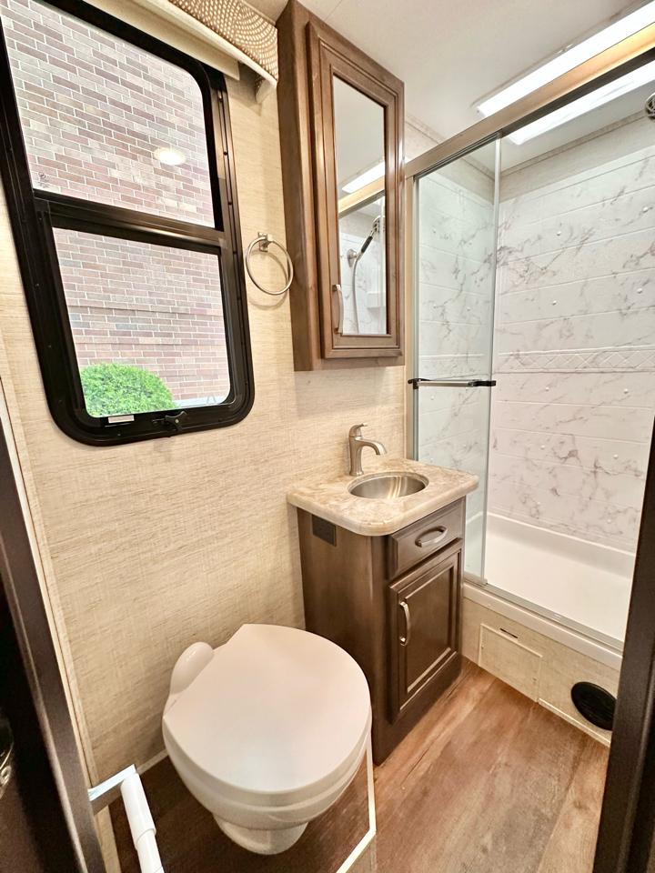 Entegra Coach Vision  2021