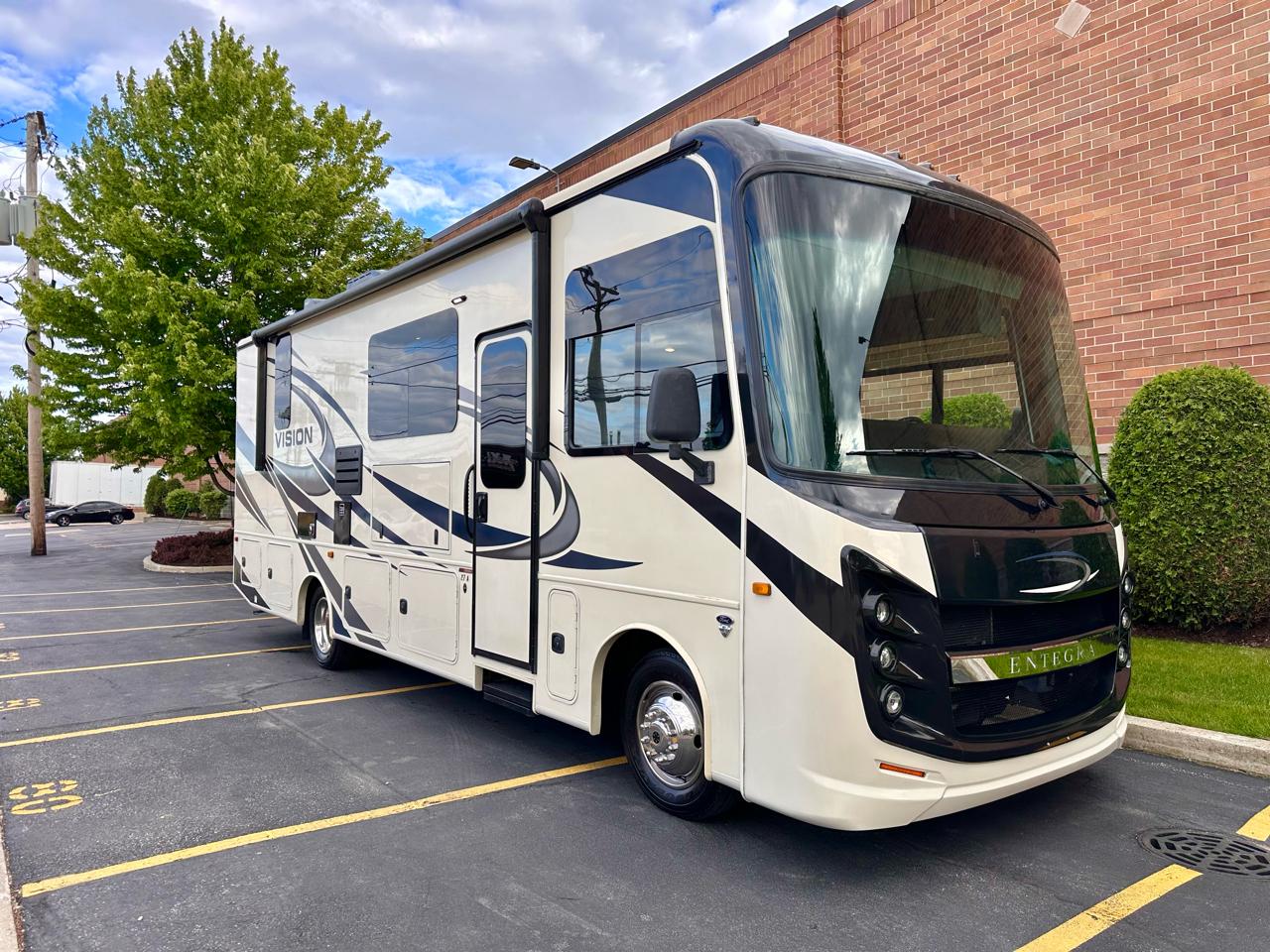 Entegra Coach Vision  2021