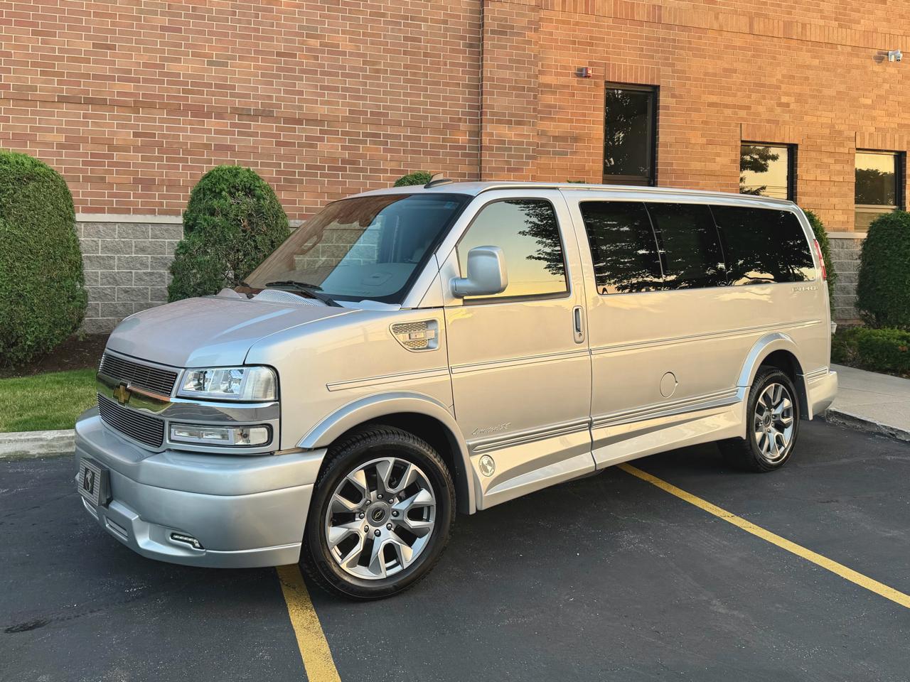 2024 Chevrolet Express 2500 Cargo