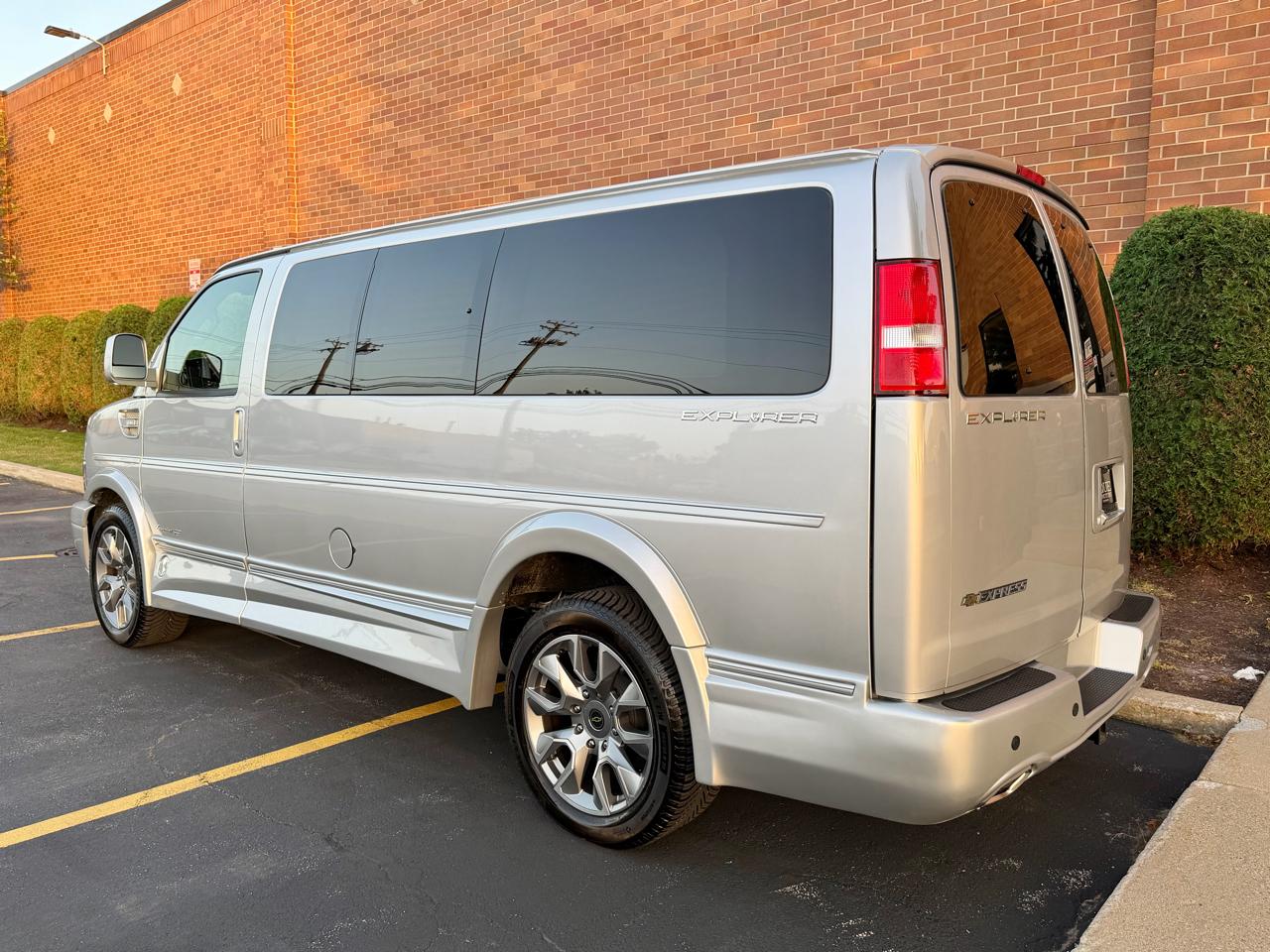 Chevrolet Express 2500 Cargo 2024