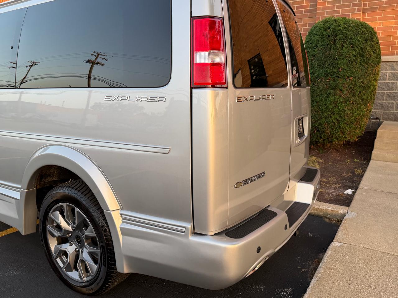 Chevrolet Express 2500 Cargo 2024
