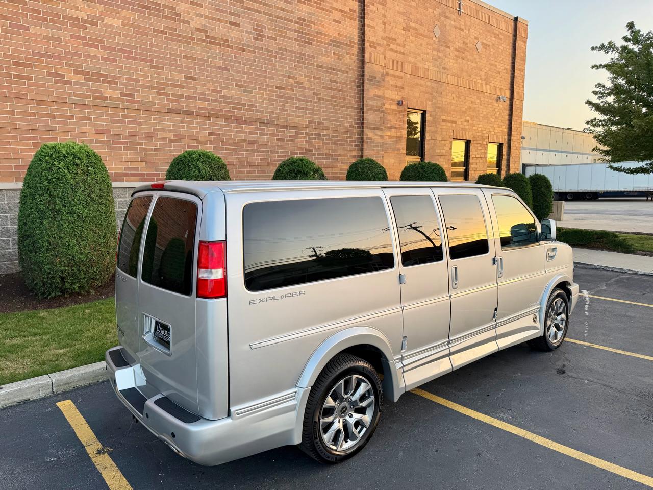 Chevrolet Express 2500 Cargo 2024