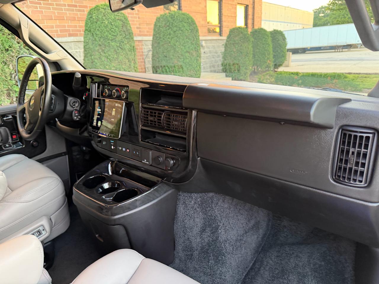 Chevrolet Express 2500 Cargo 2024