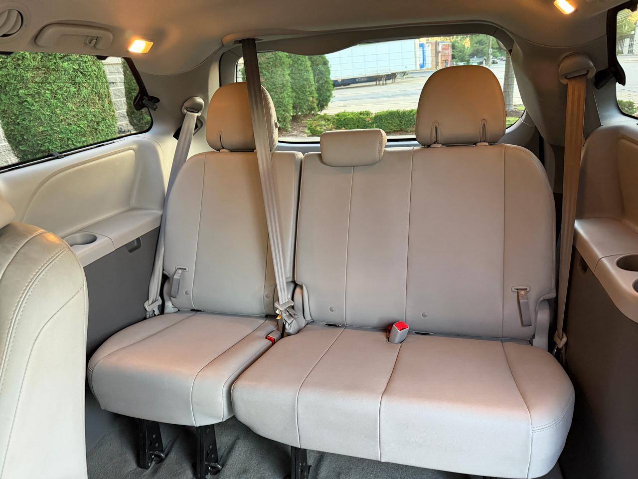 Toyota Sienna Limited Premium 7-Passenger 2017