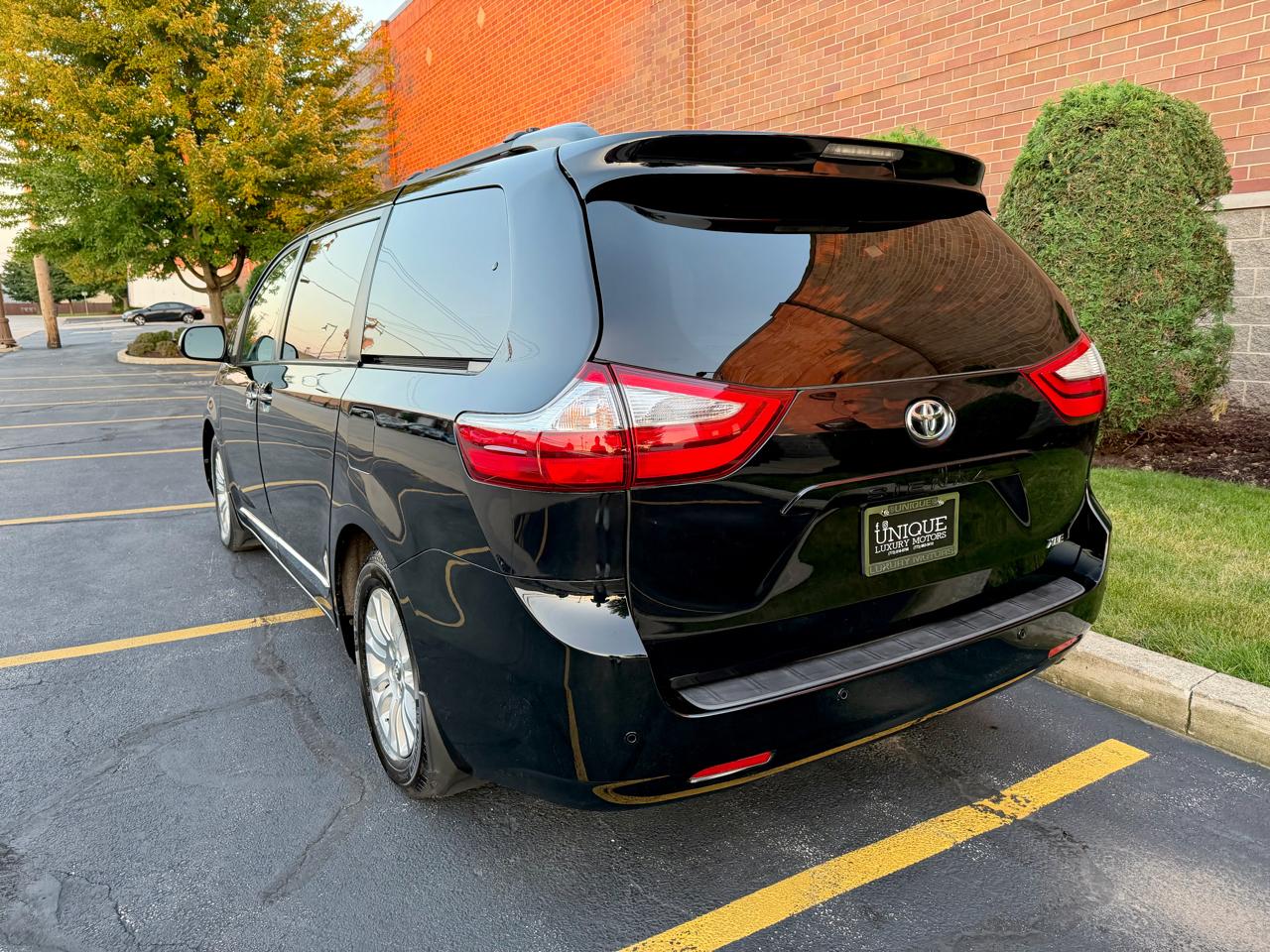 Toyota Sienna Limited Premium 7-Passenger 2017