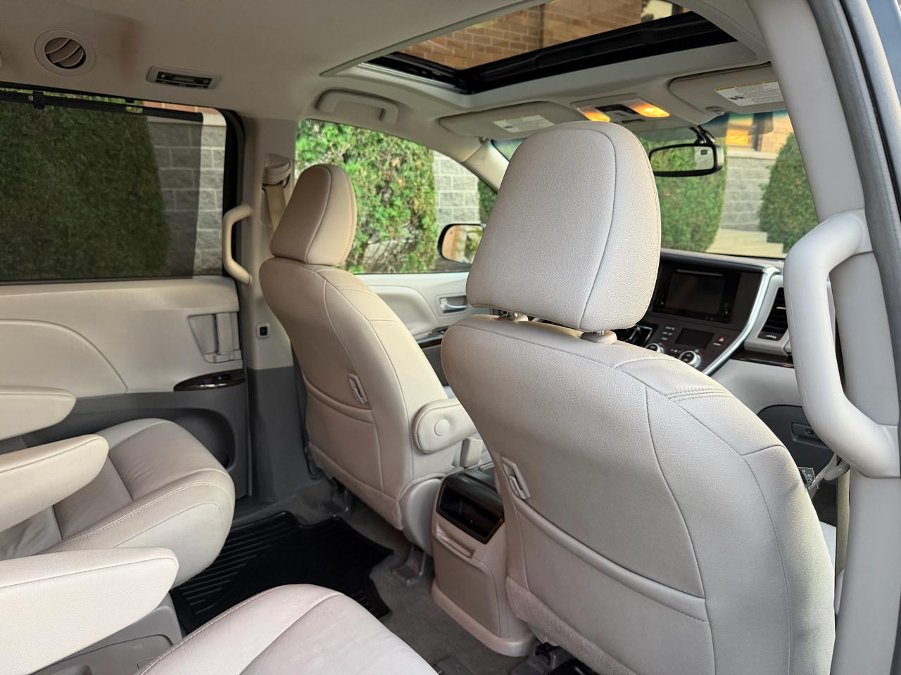 Toyota Sienna Limited Premium 7-Passenger 2017