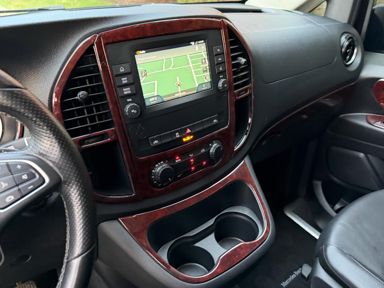 Mercedes-Benz Metris Passenger Van 2021