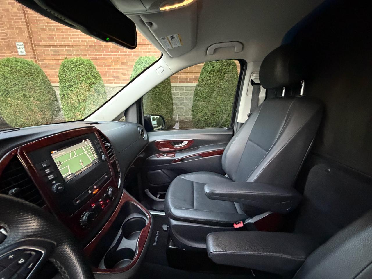 Mercedes-Benz Metris Passenger Van 2021