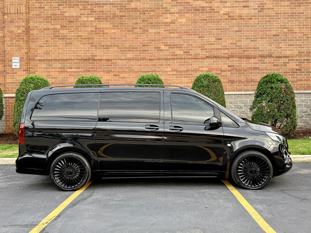 Mercedes-Benz Metris Passenger Van 2021