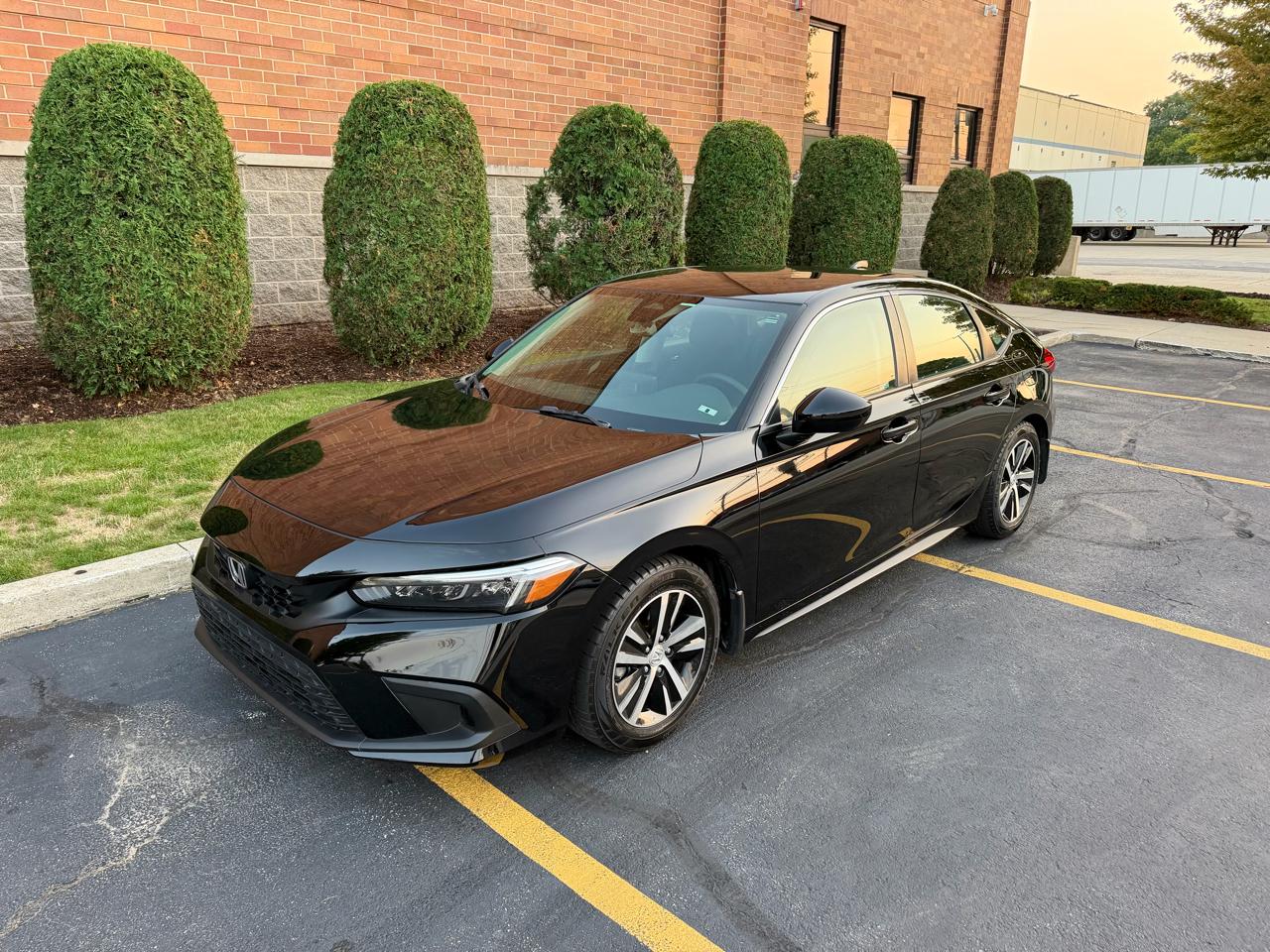 Honda Civic LX Hatchback 2023
