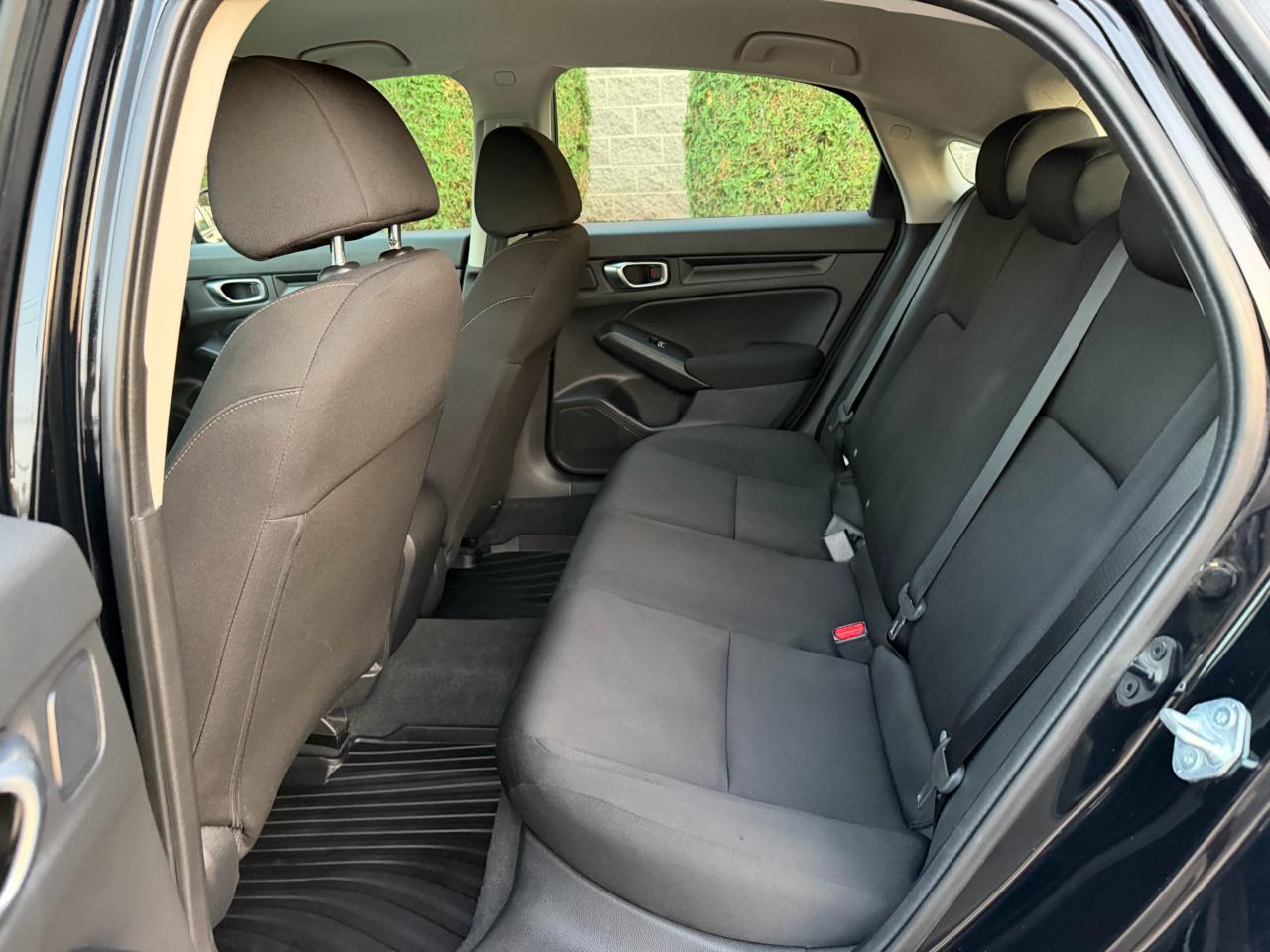 Honda Civic LX Hatchback 2023