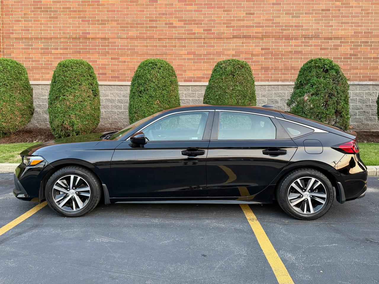 Honda Civic LX Hatchback 2023