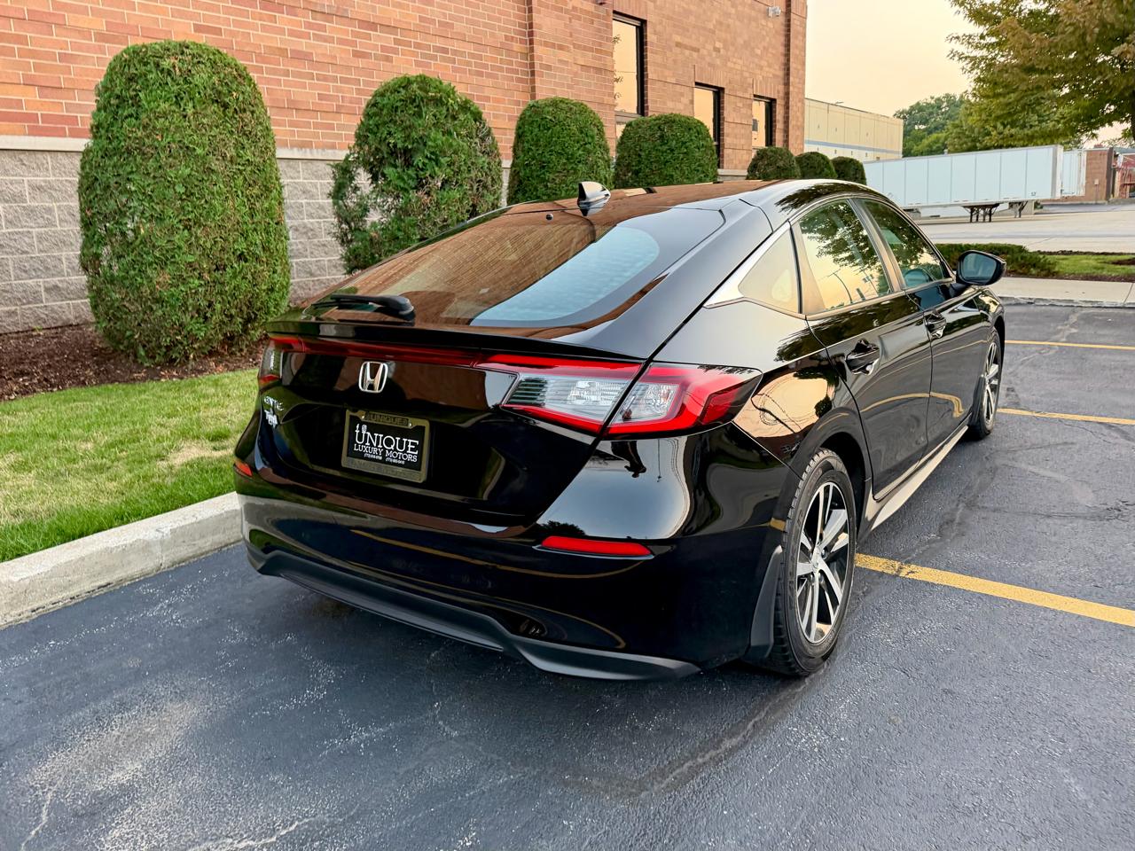 Honda Civic LX Hatchback 2023