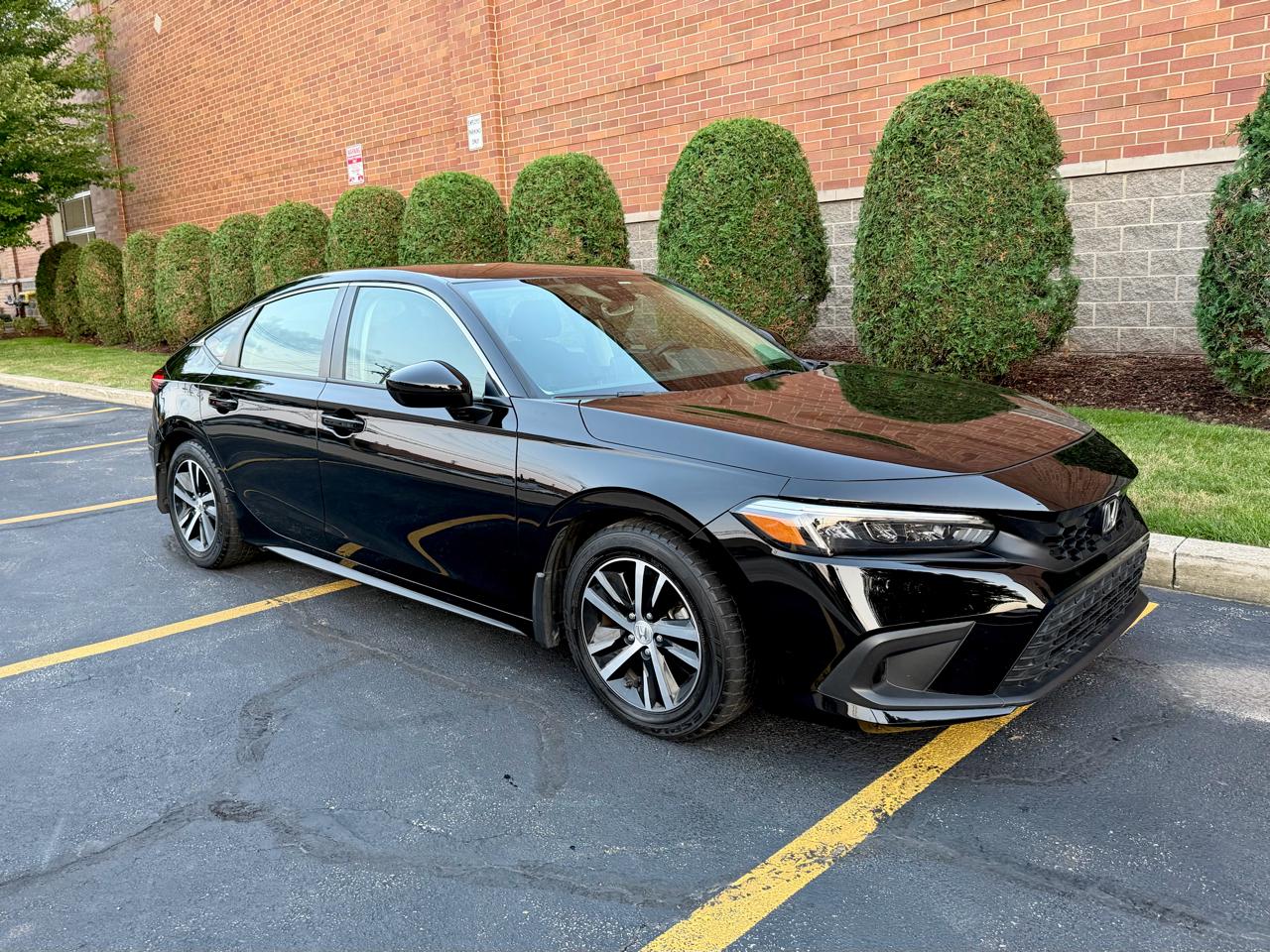 Honda Civic LX Hatchback 2023