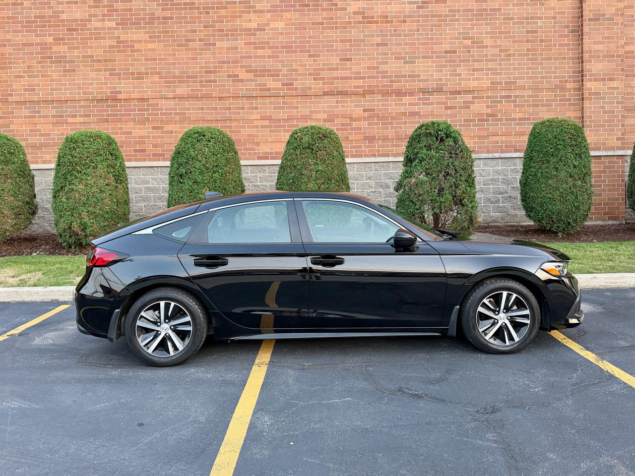 Honda Civic LX Hatchback 2023