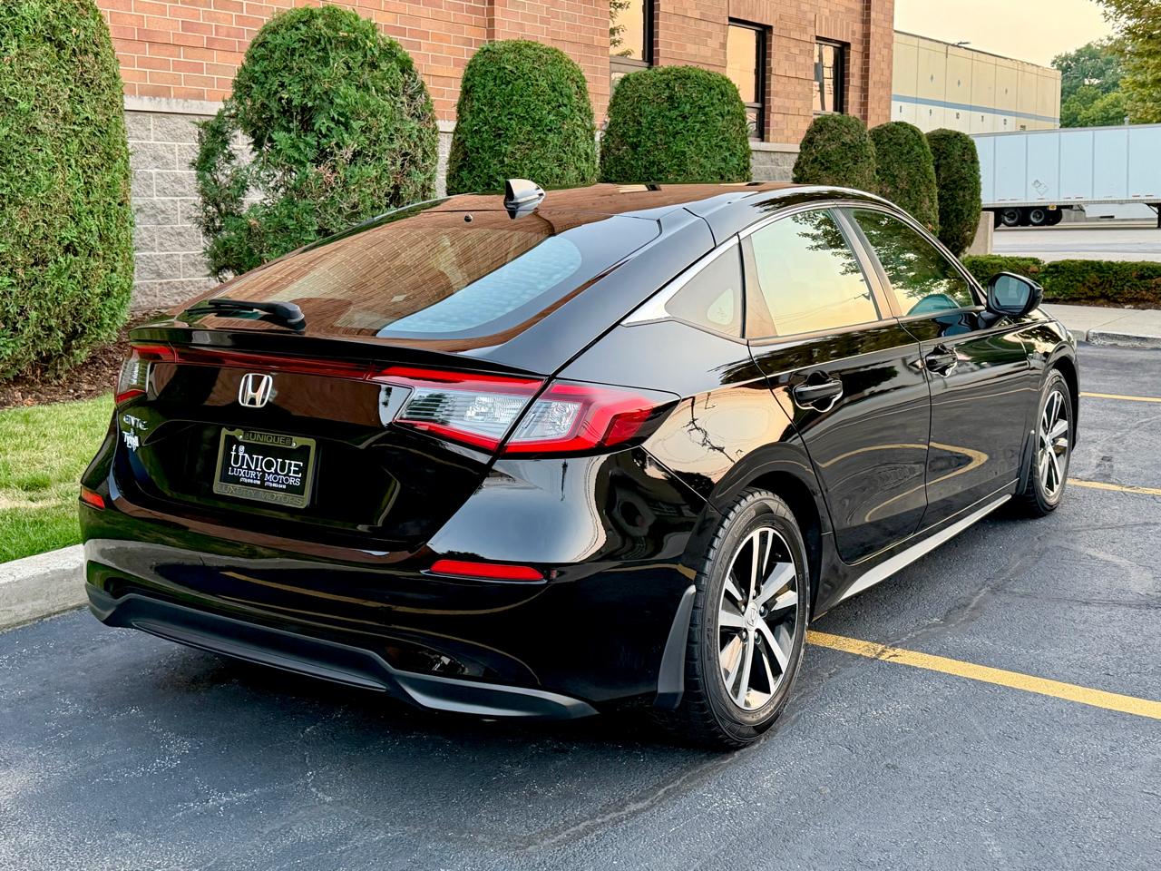 Honda Civic LX Hatchback 2023