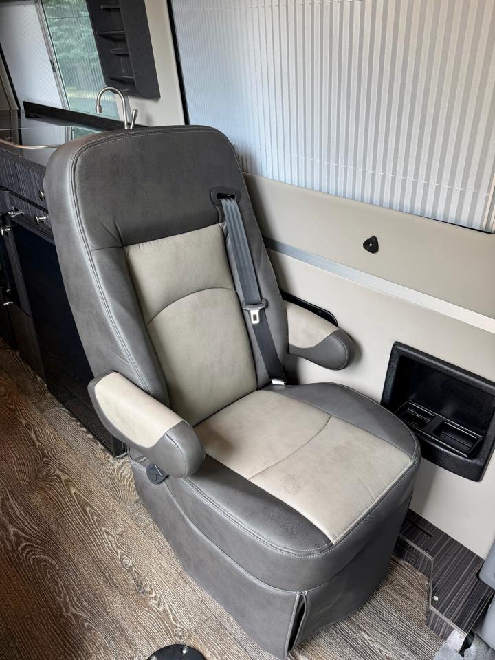 Mercedes-Benz Sprinter 3500 170-in. WB 2017