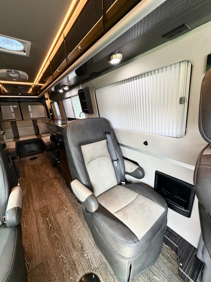 Mercedes-Benz Sprinter 3500 170-in. WB 2017