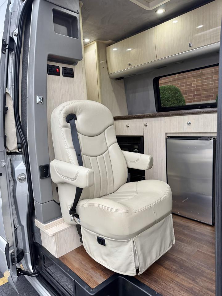 Mercedes-Benz Sprinter 3500 High Roof 170-in. WB EXT 2012
