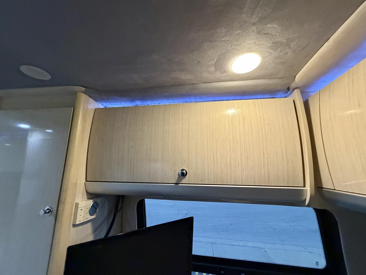 Mercedes-Benz Sprinter 3500 High Roof 170-in. WB EXT 2012