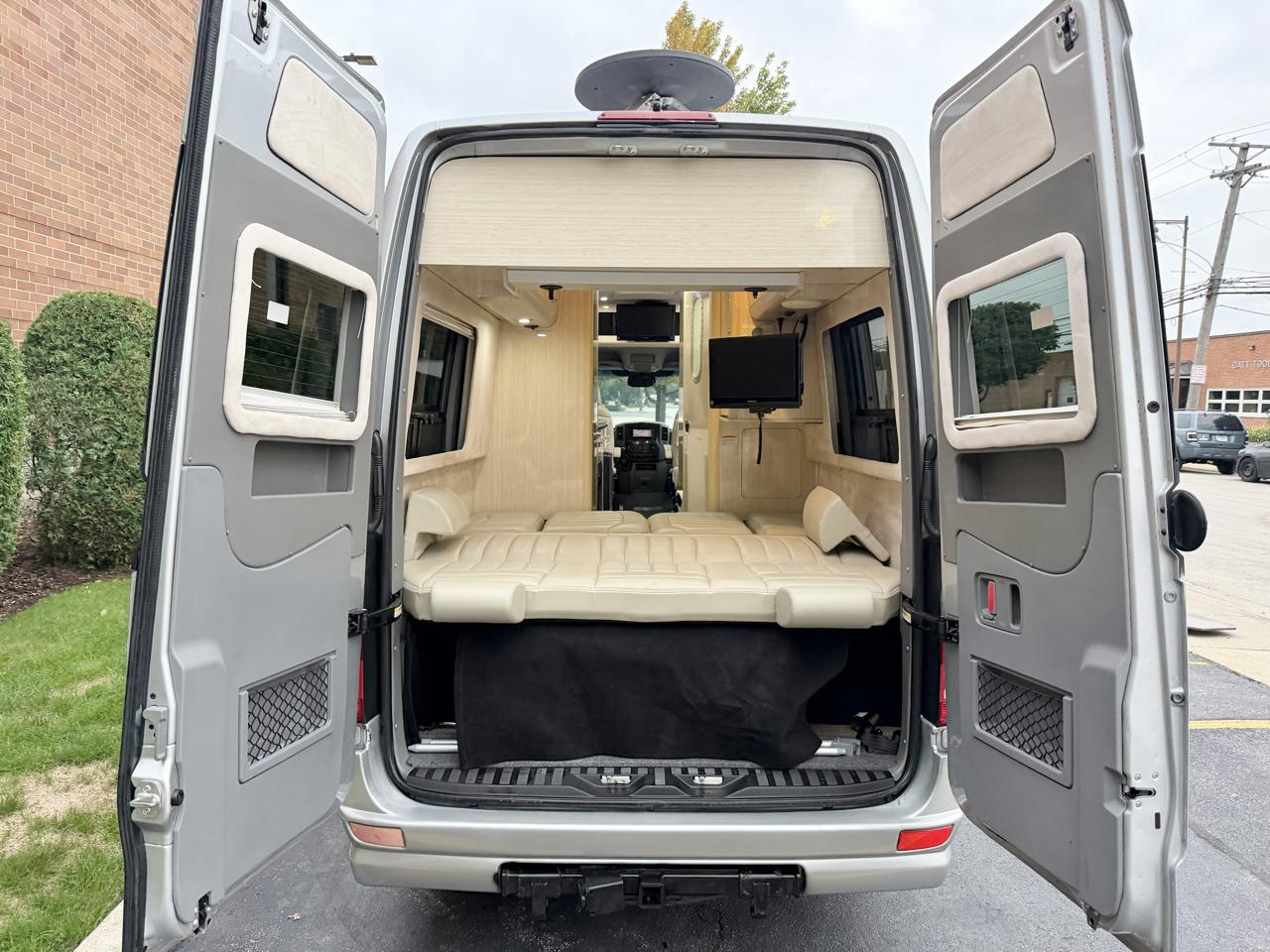 Mercedes-Benz Sprinter 3500 High Roof 170-in. WB EXT 2012