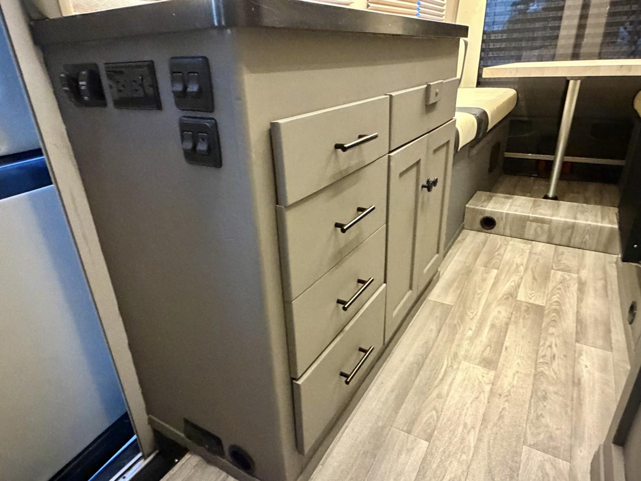Ford Transit 350 Van HD High Roof 10360lb GVWR Pass. Slide EL 2017